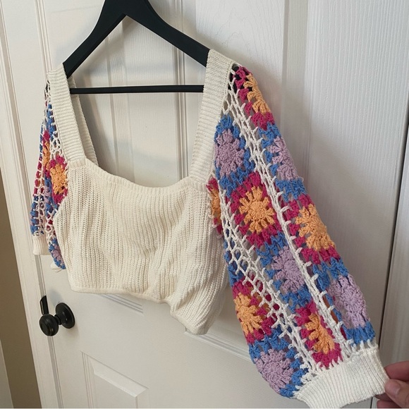 White Knit cropped Top with Multicolor Crochet Sleeves - Picture 5 of 9